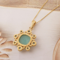 Collier déclaration mode femme amazonite naturelle avec pendentif quartz bleu suisse collier chaîne en métal texturé plaqué or 18 carats