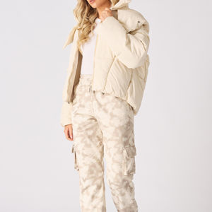 Offre Spéciale Vêtements d'hiver de haute qualité Vestes bouffantes pour femmes Vestes respirantes pour femmes du Pakistan - Product Image 3