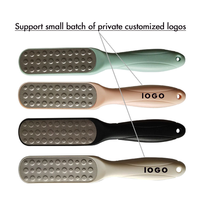 Râpe à pieds double face en acier inoxydable à long manche, lime à callosités fine, outil de nettoyage des ongles et des pieds, lime à pieds tendance