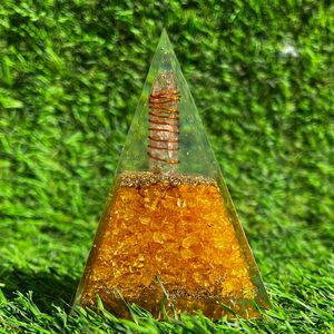 Vente en gros de puces de quartz jaune naturel Pyramide d'orgonite Cristaux de guérison Pierres précieuses pour Chakra Décoration intérieure et cadeaux - Product Image 2