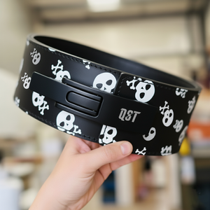 เข็มขัดยกน้ำหนักหนังแท้ ดีไซน์หัวกะโหลกพร้อมโลโก้สั่งทำ ระบายอากาศได้ดี ทนทาน พร้อมหัวเข็มขัดแบบปรับได้สำหรับออกกำลังกายและฝึกซ้อม - Product Image 2