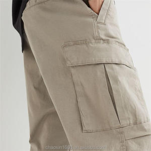 Pantalon Cargo en coton polyester pour hommes noirs avec poche latérale et logo personnalisé coupe décontractée durable en plein air - Product Image 5