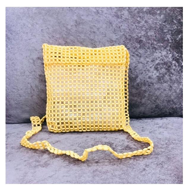 สีเหลือง