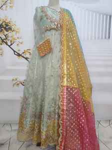 Robes pakistanaises cousues et non cousues Salwar Kameez pour femmes nouvelle Collection d'hiver dernière conception robe de mariée brodée - Product Image 3