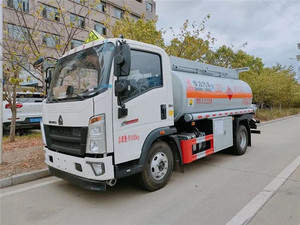 Camión Cisterna <span class=keywords><strong>de</strong></span> Combustible ISUZU <span class=keywords><strong>de</strong></span> <span class=keywords><strong>6000</strong></span> <span class=keywords><strong>Litros</strong></span>, Camión Dispensador <span class=keywords><strong>de</strong></span> Aceite, Operación Manual, Tanque Usado <span class=keywords><strong>de</strong></span> 500 Autos, Acero al Carbono/Acero Inoxidable 4*2 - Product Image 6
