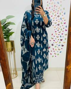 Verano especial Dhamaka diseñador colección puro algodón fino 60-60 tela bordado trabajo Kurti con pantalón Dupatta Salwar Kameez - Product Image 2