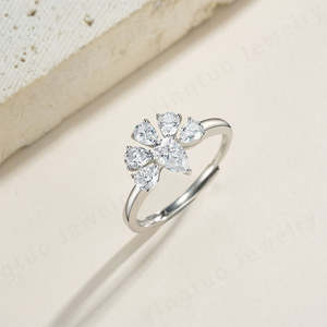 Anillo de Compromiso de Lujo Ajustable con Corte de Pera de 1.00 CT, Diseño de Flor, Moderno, Plata de Ley 925, Moissanita, Engaste de Garras, para Boda - Product Image 5