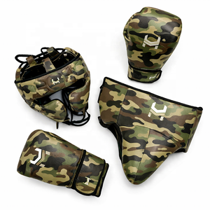 Equipo de Entrenamiento de Kickboxing de Primera Calidad Hecho a Medida, Conjunto de Sparring de Boxeo Gris Hit N Move - Guantes - Protector de Cabeza - Protector Inguinal - Kit - Product Image 6