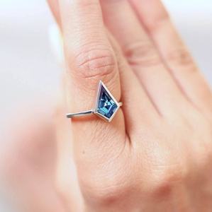 Diseño único Compromiso de cometa Anillo de oro de 14K Anillos de diamantes de moissanita Joyería de hip hop Regalo especial de San Valentín - Product Image 2