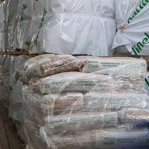 Granulés de bois dur et de bois tendre de qualité supérieure – Combustible de chauffage à haute valeur calorifique et faible teneur en cendres |    Granulés de bois 100% naturels en chêne, hêtre, pin et épicéa - Product Image 4