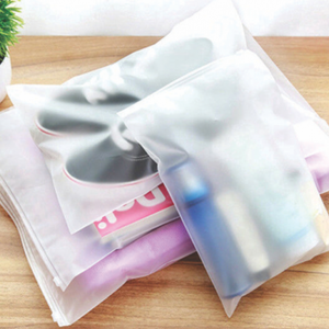 Sacs ziplock transparents avec fermeture à glissière fiable pour un emballage frais et sûr protégeant le contenu de l'exposition à l'humidité et à l'air - Product Image 4