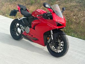 Motocyclettes sportives Ducati Panigale V2 d'occasion en bon état à vendre - Product Image 3