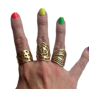 Anillos de dedo de latón de alto pulido para joyería de fiesta Anillos de dedo de latón chapados en oro para compromiso y moda - Product Image 3