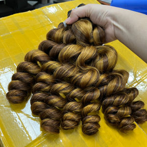 Perruque cheveux humains bouclés Balayage couleur piano qualité supérieure des cheveux bruts vietnamiens - Product Image 1