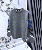 Pull tricoté à col rond pour homme, manches longues, contraste blanc et noir, motif lettres tendance, style décontracté streetwear, vente en gros