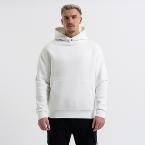 Pull à capuche blanc tendance-Parfait pour une tenue décontractée, idéal pour la superposition et le confort par Marfa International - Product Image 1