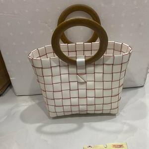 Venta al por mayor de bolsas de plástico reciclado a la moda hechas a mano en Vietnam cierre de cremallera bordado y decoración de cuentas - Product Image 3