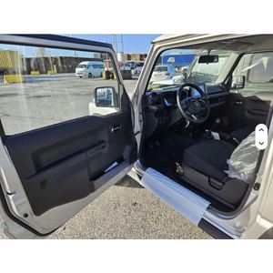 Suzuki Jimny GL SUV 2023 Usado en Buenas Condiciones, Diésel Turbo Automático, 25001-50000 Millas, Asientos de Cuero, Techo Solar, en Venta - Product Image 6