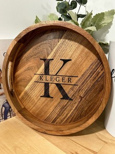 Plateau rond en bois fait à la main pour le rangement, le service et la décoration - Product Image 4