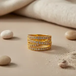 Anillo de Moda para Mujer, Chapado en Oro de 18K con Incrustaciones Geométricas de Corte de Diamante - Product Image 3