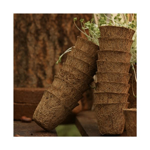 Pot en fibre de coco de qualité supérieure, qualité immaculée pour les projets de plantation traditionnels et récipient durable pour la décoration verticale extérieure. - Product Image 2