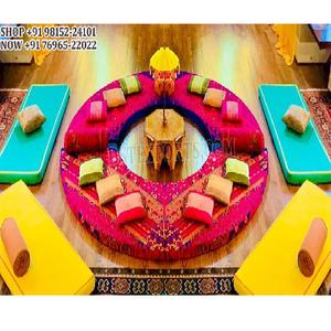 Arreglo especial de asientos Mehndi con colchón de piso Decoración única Mehndi Asientos de piso Bodas indias Asientos coloridos Mehndi - Product Image 1