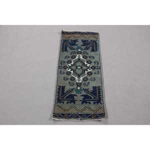 Alfombra Turca Vintage Pequeña de 1,4x3,3 pies, Alfombra de Retazos Verde Azul - Product Image 1