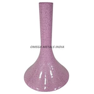 Vase en métal doré texturé de haute qualité avec col long et forme ronde sculptée Parfait pour le style de décoration contemporain et traditionnel - Product Image 5