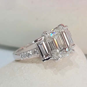 Elegante Anillo de Diamantes Mixtos Cultivados en Laboratorio con Certificación IGI, en Oro Rosa, Oro Blanco y Plata, para Compromiso y Boda - Product Image 5