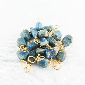 Colgante de zafiro en bruto natural de 8-10mm hecho a mano, oro de 18 quilates, Vermeil, Plata de Ley 925, envoltura de alambre, abalorio de piedra natal chapado en rodio - Product Image 1