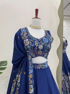 Superventas Nevy Blue diseñador indio tradicional Chinon bordado de seda Lehenga Choli Dupatta para fiestas de verano sin arrugas - Product Image 4