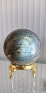 Sphère de labradorite naturelle, fort éclat, boule de cristal de labradorite pour la guérison (50-55 mm) - Product Image 1