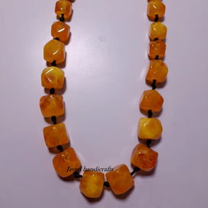 Résine Radiance: Superbes colliers en époxy de toutes les couleurs Élégance vibrante: Colliers de perles pour toutes les occasions - Product Image 1