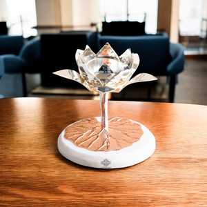 Lampe à huile décorative en argent plaqué avec motif de lotus, accessoire élégant pour la décoration de la maison - Product Image 5