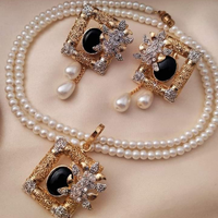 Ensemble collier et boucles d'oreilles tendance pour femme en acier inoxydable plaqué or, motif floral, idéal pour fiançailles, anniversaire, Aïd, mariage et fêtes