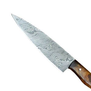 Couteau de chef en acier Damas de haute précision avec manche en bois, compatible lave-vaisselle, design industriel pour des coupes parfaites, cuisines tendance - Product Image 5