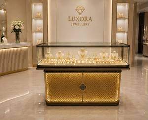 Vitrine à bijoux sur mesure, robuste, durable, de haute qualité, avec base dorée, vitrine en verre, éclairage LED, comptoir de vente au détail pour boutique de luxe - Product Image 3