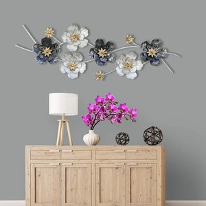 Art mural en fer de qualité supérieure avec design floral pour espaces intérieurs modernes disponibles au meilleur prix - Product Image 4