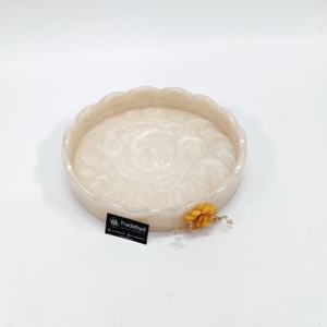 Plateau en résine époxy artisanal, artistique, moderne, de qualité supérieure, pour des idées de cadeaux uniques et des célébrations spéciales par Tradebyd - Product Image 4