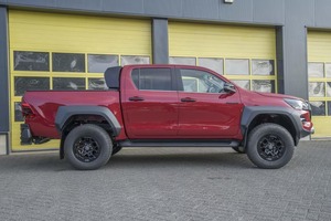 Toyota Hilux 2025 Automática Gasolina 4 Plazas Asientos de Cuero Luces LED 75k-100k Millas en Venta - Product Image 3