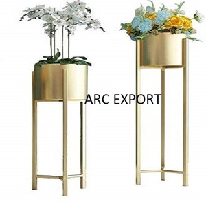 เครื่องปลูกตกแต่งทำจากโลหะสีทองทุบสำหรับตกแต่งระเบียงบ้าน - Product Image 3