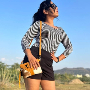 Nouvel arrivage de sacs à main en fourrure de vachette à motifs occidentaux sacs à bandoulière sacs à main multi-usages en cuir de haute qualité pour femmes - Product Image 1