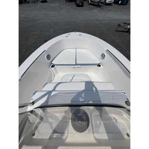 Bateau de travail et de divertissement Robalo R180 2025 neuf avec coque en fibre de verre, acier et aluminium pour le transport, la patrouille et la vitesse - Product Image 5