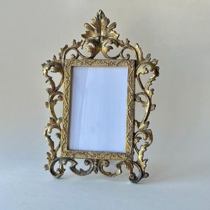 Cadre photo en métal artisanal de qualité supérieure pour une décoration intérieure élégante mettant en valeur une qualité de conception artistique intemporelle dans les intérieurs modernes - Product Image 1