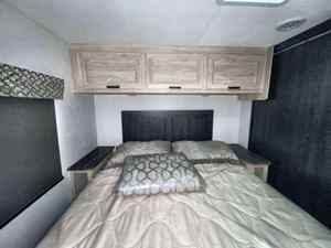 Camping-car Family River 3251DSLE bleu foncé Euro 5, 4-6 personnes, moteur AC/DC, une chambre, charge utile 11000 kg, acier/aluminium - Product Image 6