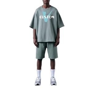 Camiseta y pantalones cortos de lujo para hombre, estilo hip-hop urbano, de gran tamaño, con hombros caídos y corte holgado, a la moda y personalizados. - Product Image 5