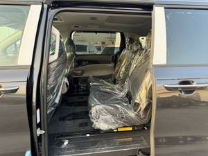 NUOVISSIMA KIA CARNIVAL HEV AWD 2025, 6115KM, GRIGIA, 100CV, 5 POSTI, 4 CILINDRI, TRASMISSIONE AUTOMATICA - Product Image 3