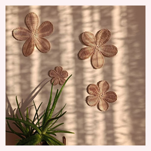 Arte elegante hecho a mano de fibra natural para colgar en la pared de ratán y algas marinas de lujo bohemio para interiores de moda - Product Image 3