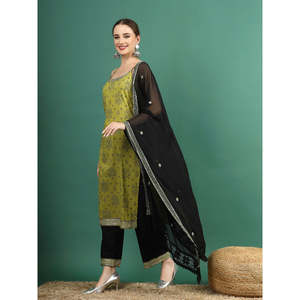 ชุดคุร์ตาผ้าชีฟองสีเขียวปักลายแบนดานีสำหรับผู้หญิง พร้อมกางเกงปาลาซโซ่และผ้าคลุมไหล่ประดับเลื่อม - Product Image 6