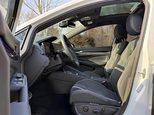 Volkswagen Golf 2022 limpio y económico en venta - Product Image 3